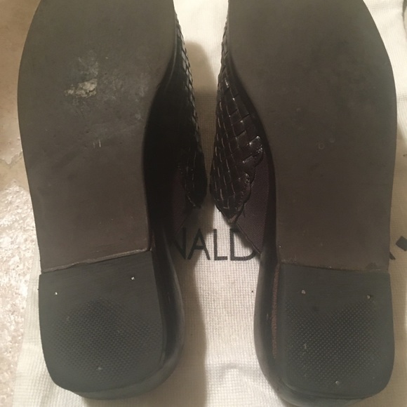 DONALD  J. PLINER wovens leather slides - Picture 3 of 4